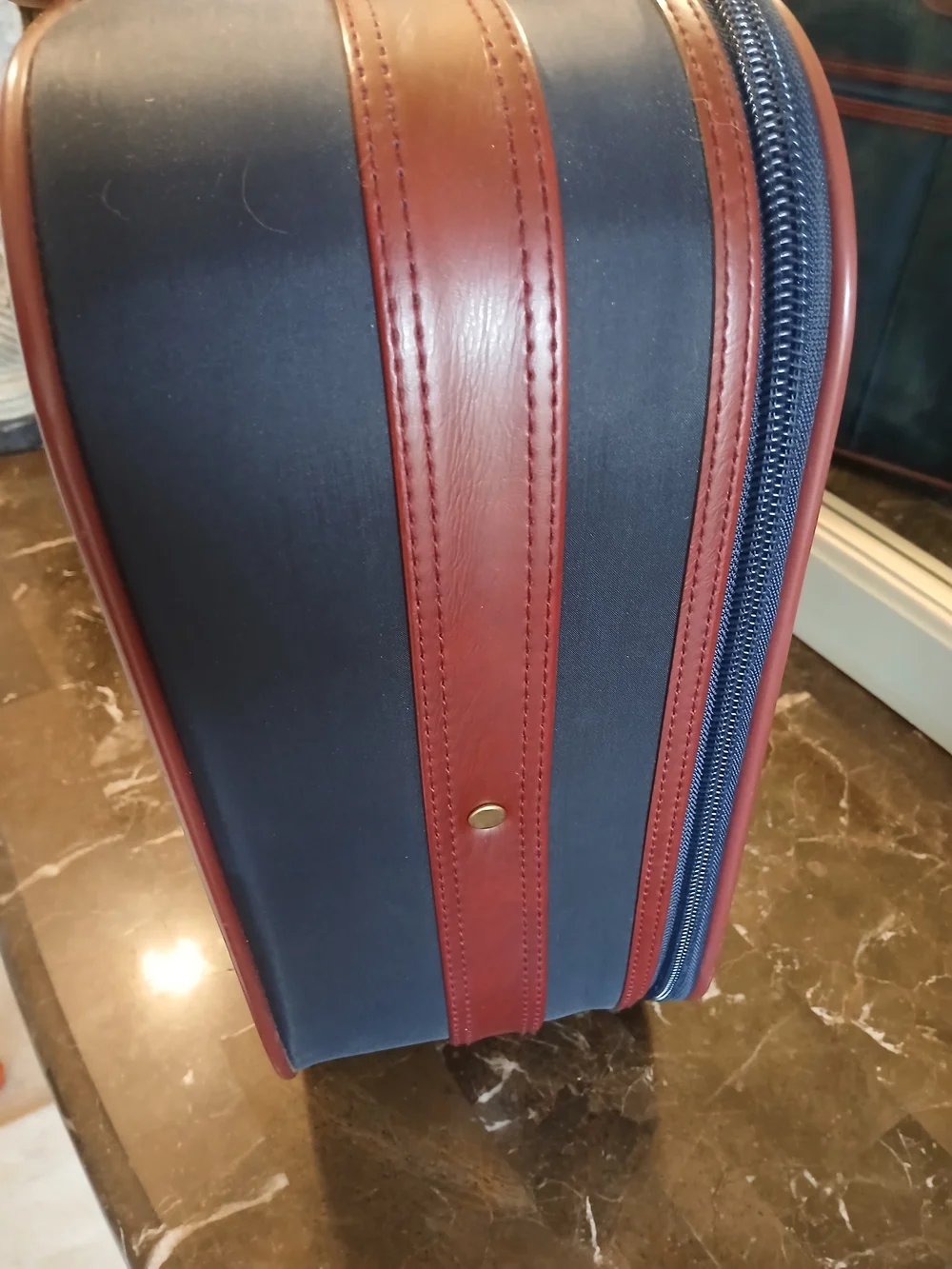 Giordano Men’s Navy and Brown Professional Two-Tone Travel Bag
